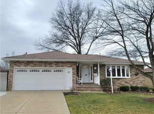 2011 Camelot Dr, Parma, OH 44134