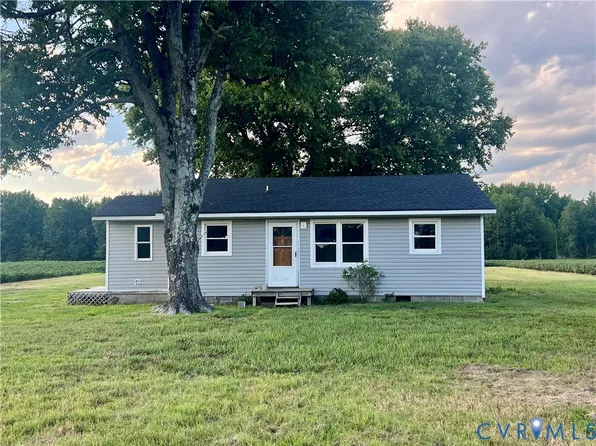 11076 Skyline Dr, Wakefield, VA 23888