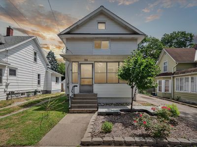 715 S Pleasant St, Jackson, MI, 49203
