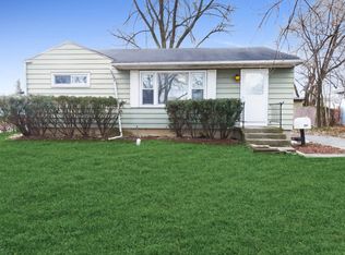 2817 Shoshone Rd, Waukegan, IL 60087