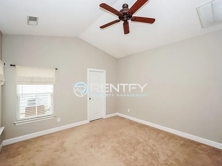 2506 Gallery Dr — Photo 10