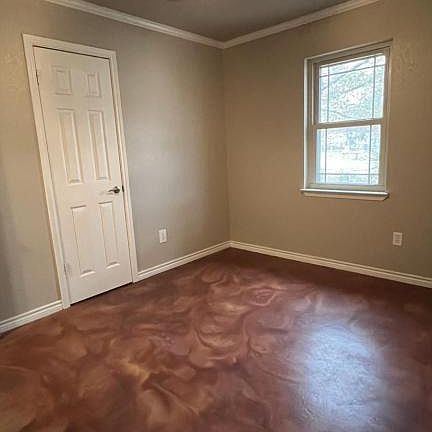 5th image of 203 Ash Dr