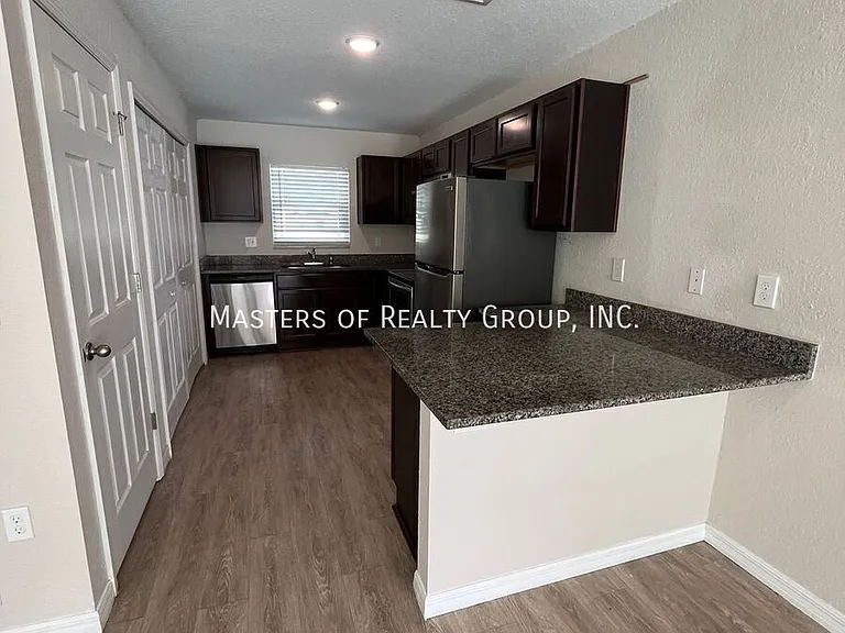9003-9005 N Mendoza Way — Photo 17