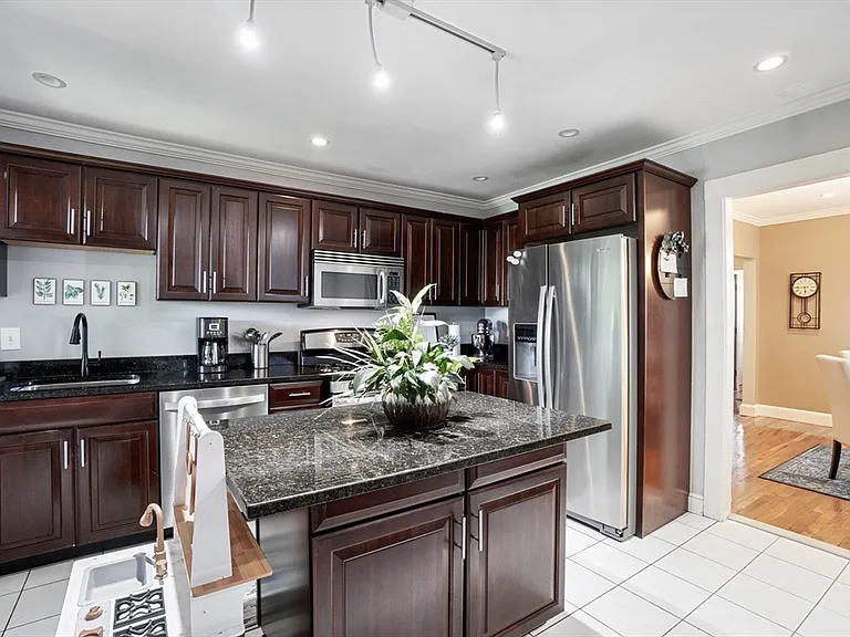80 Westmoreland St #2 — Photo 8