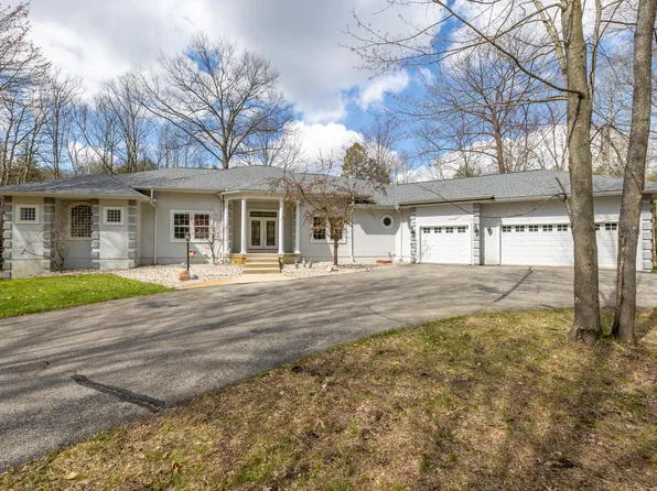 7807 Jefferson Ave, Stanwood, MI 49346