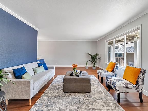 2nd image of 435 Royal Gate Pl