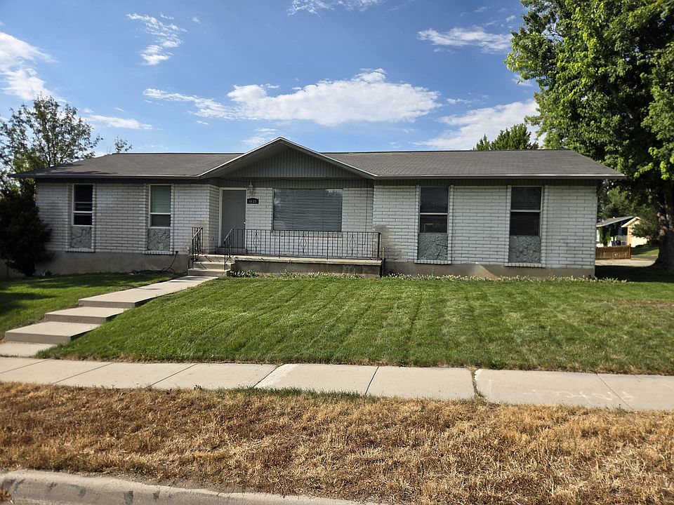 1st image of 1125 E Fallbrook Way