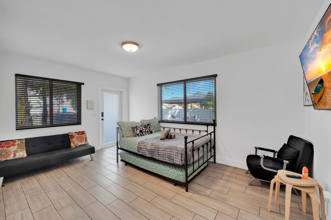 next background image