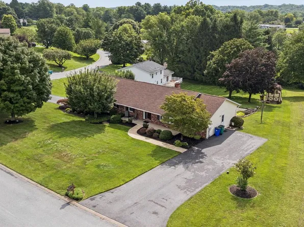 5201 Gate House Ct, Sykesville, MD 21784