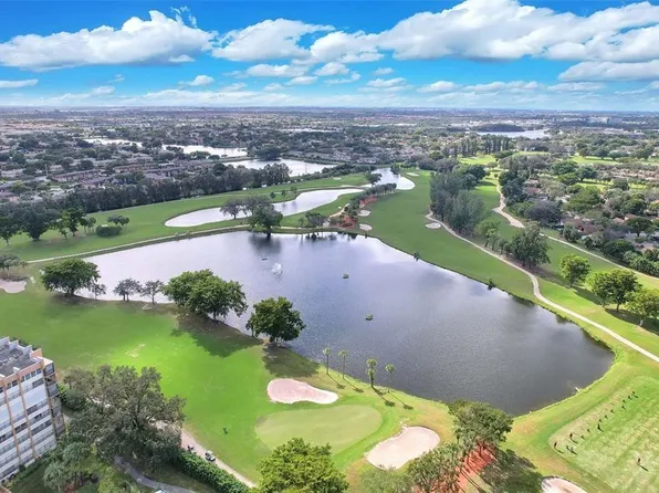 1300 Saint Charles Place #605, Pembroke Pines, FL 33026
