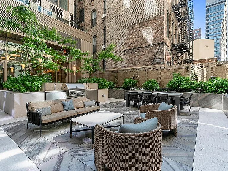 249 E 62nd St #9B — Photo 23