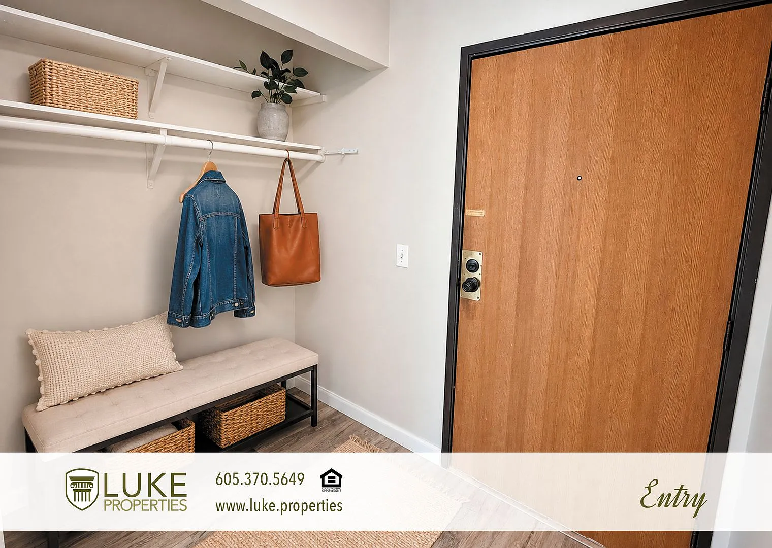Two bedroom apartment with modern comfort and style — Photo 2