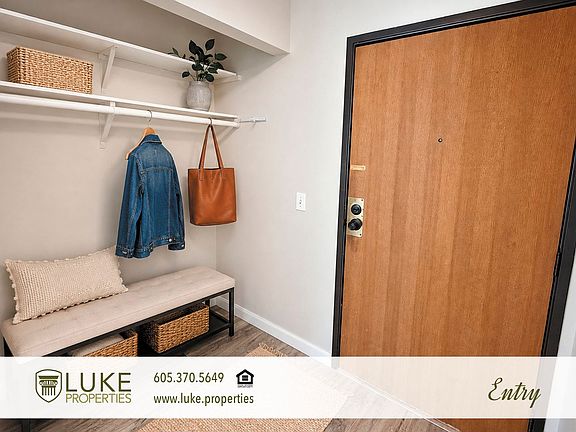 2nd image of 401 S Sycamore Ave #206