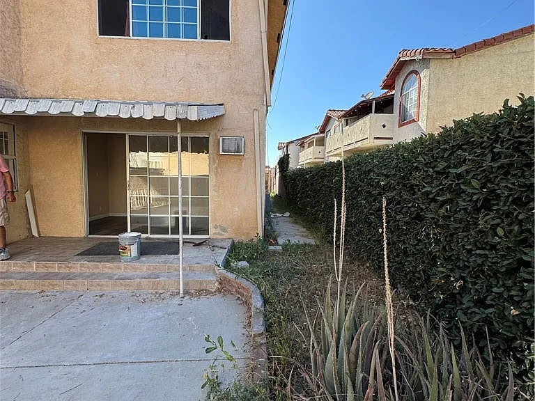921 Carob Way — Photo 15