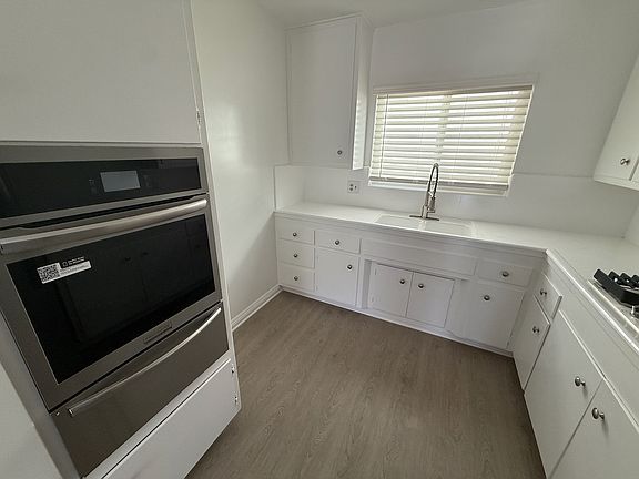3rd image of 1015 E Wilson Ave APT 1