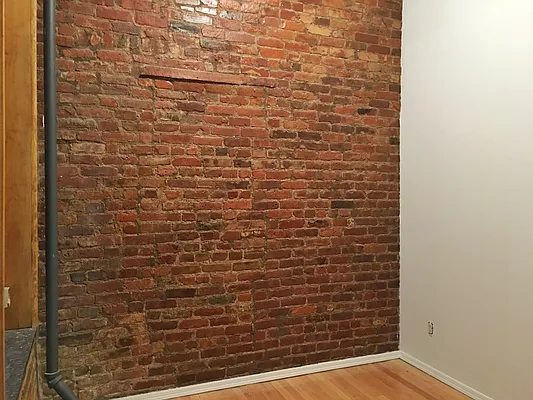 Rented by Adir Realty | media 30