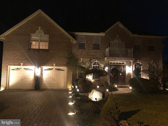 2nd image of 26 Hidden Oaks Blvd