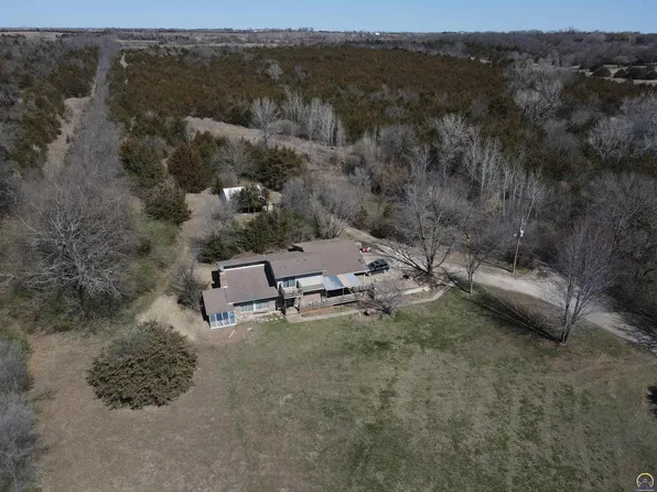 2220 NW 62nd St, Topeka, KS 66618