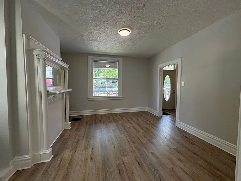 129 Dunbar Ave — Photo 7