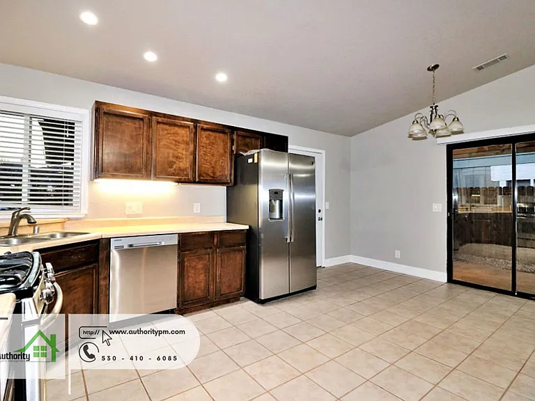 1947 Mary Lake Dr — Photo 7