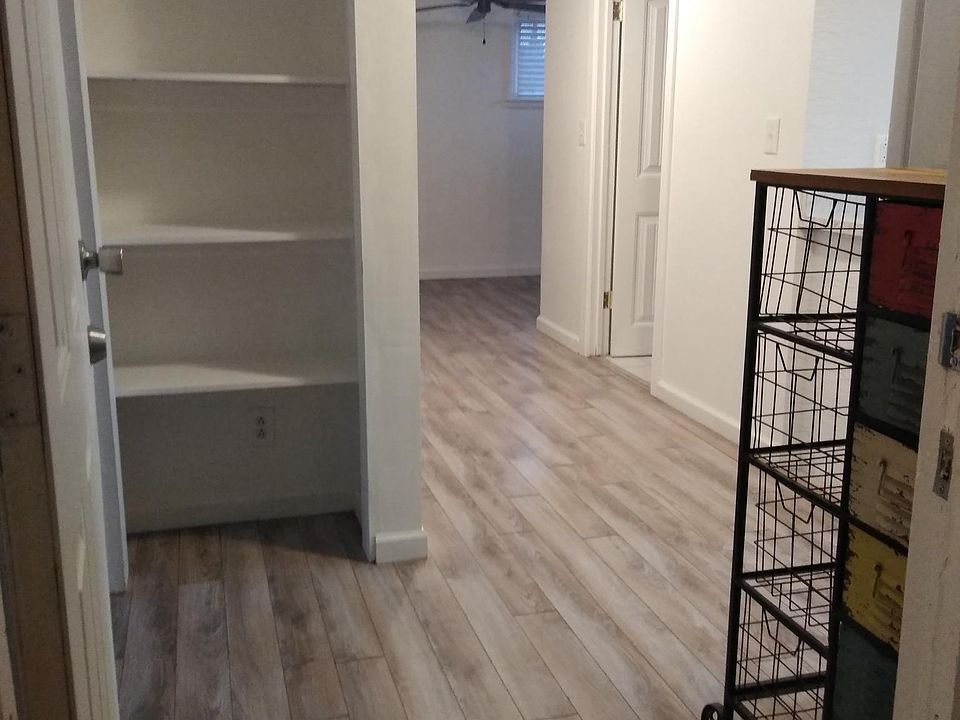 1st image of 32 Cottonwood Ave #4