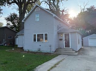 212 Yount Ave, Watseka, IL 60970