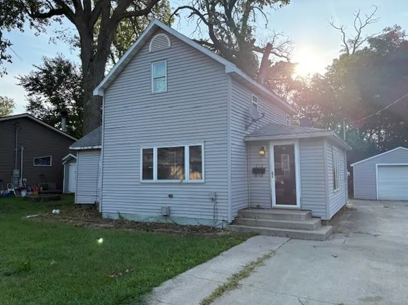212 Yount Ave, Watseka, IL 60970