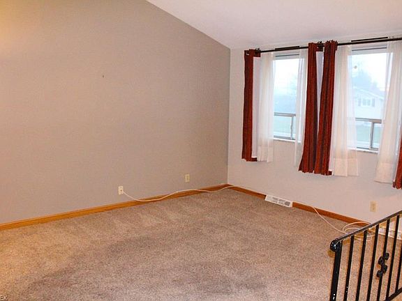 3rd image of 156 Erieview Dr