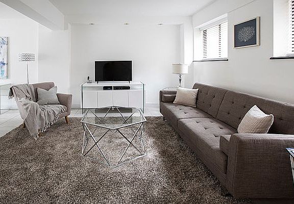 2nd image of 150 W 51st St APT 2118