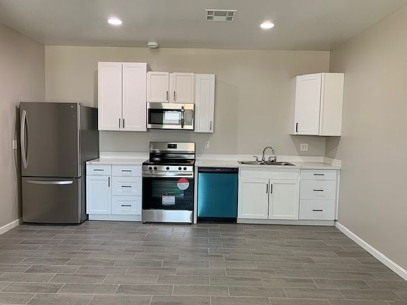 5th image of 516 W 12th St #4