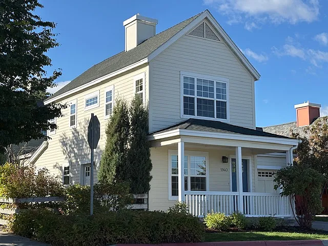 3 bed, 1153 sqft, $2,900 — Photo 2