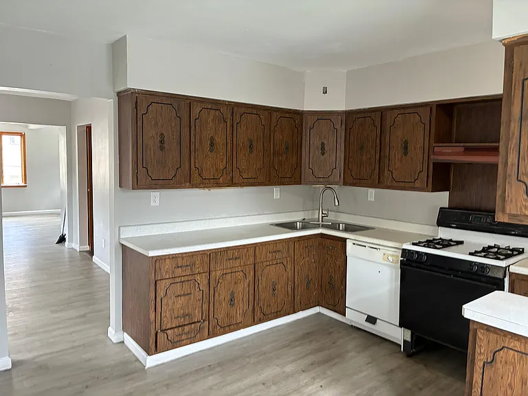 1102 Valley St #B — Photo 3