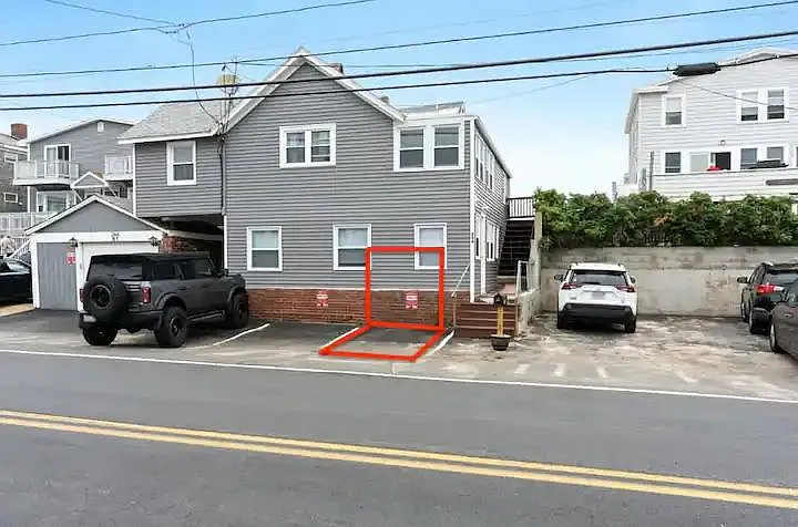 264 N End Blvd — Photo 3