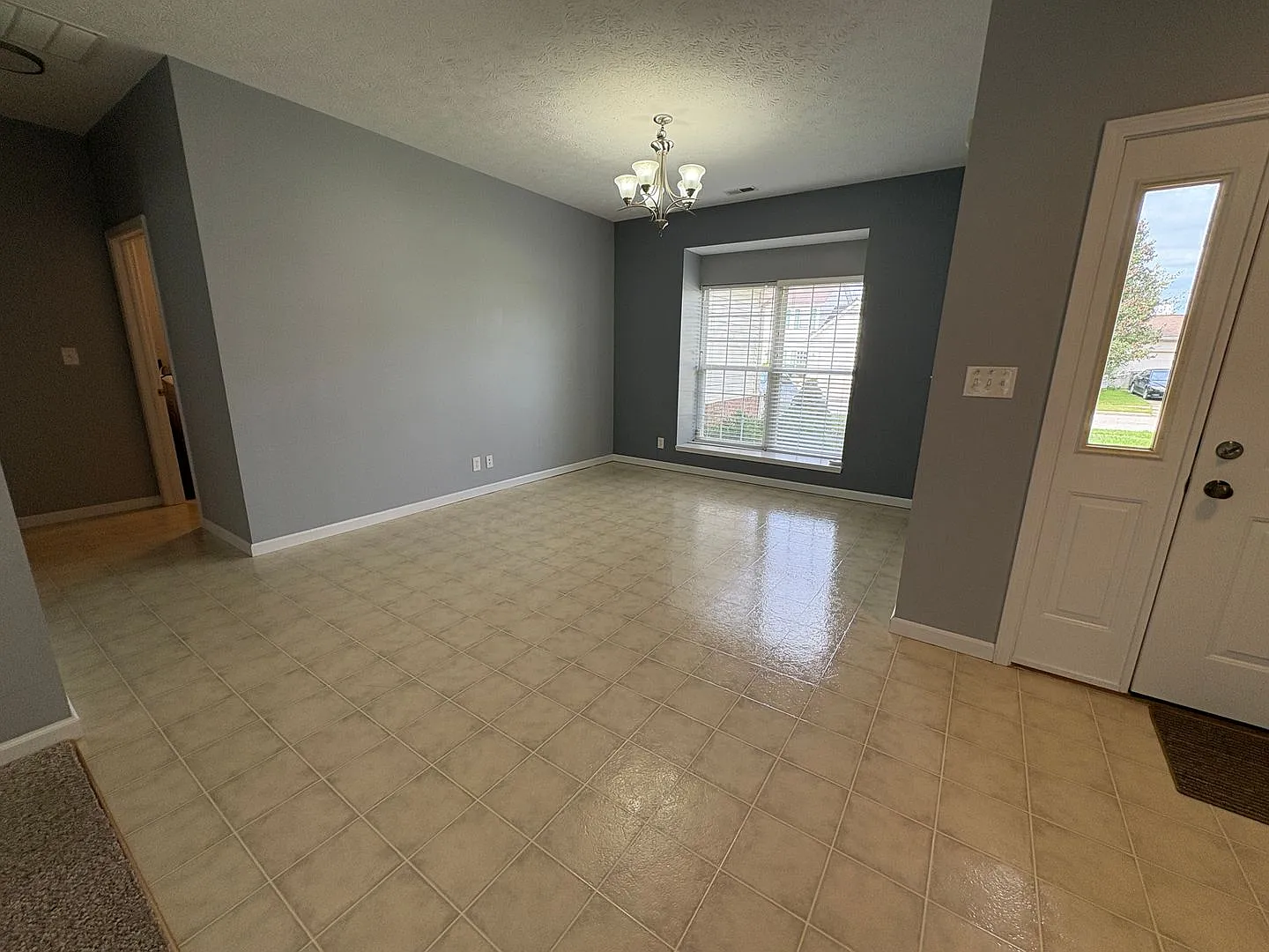 3 Bd 2 Ba Home — Photo 4