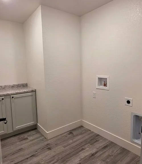2912 Cribbon Ave — Photo 3
