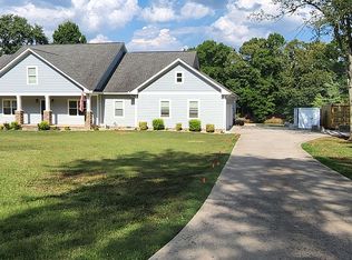 9042 Edgewater Rd, Chattanooga, TN 37416