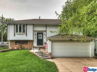 4935 Robin Dr, Omaha, NE 68157