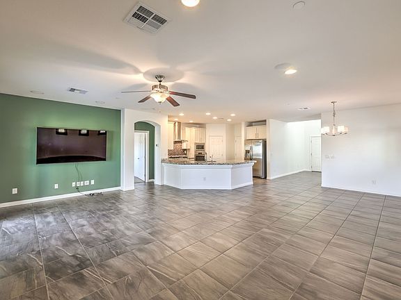 4th image of 824 Plockton Ave