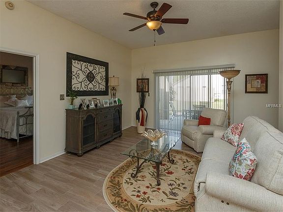 4th image of 2113 Hockley Ct