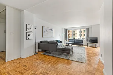 201 East 25th Street, #9H