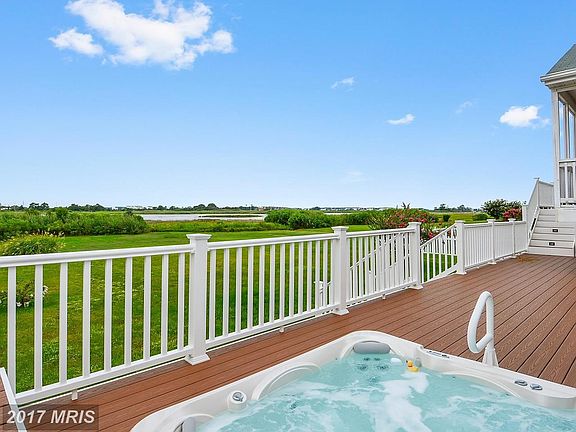 Relax in the new sunken hot tub!