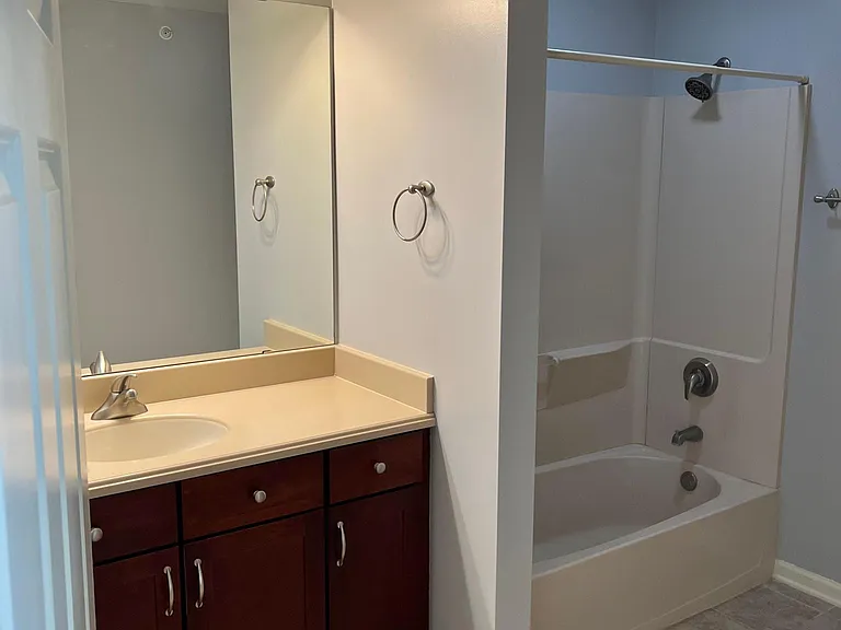 12256 Lakeview Dr N — Photo 21