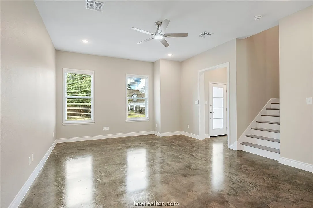3 bed, 3.5 bath, 1854 sqft, $2,400 — Photo 4