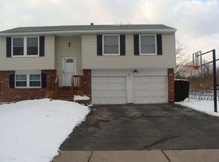 68 Burning Brush Dr, Rochester, NY 14606