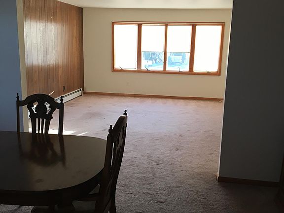2nd image of 28 E Joseph St Floor 1