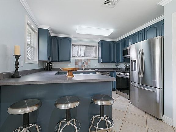 5th image of 1008 Tullulah Ave