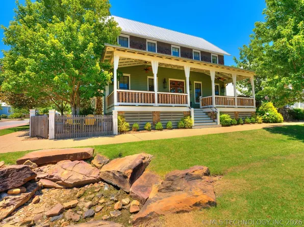 31 Boulevard Carlton Lndg, Eufaula, OK 74432