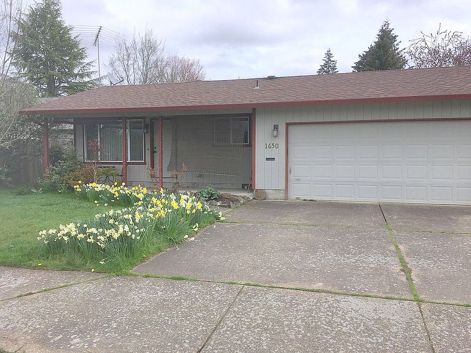 1st image of 1650 NE McDonald Ln