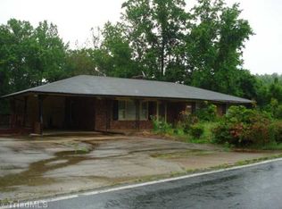 1140 Tom Shelton Rd, Sandy Ridge, NC 27046