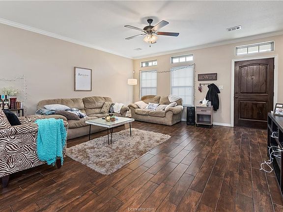2nd image of 413 Ash St #411